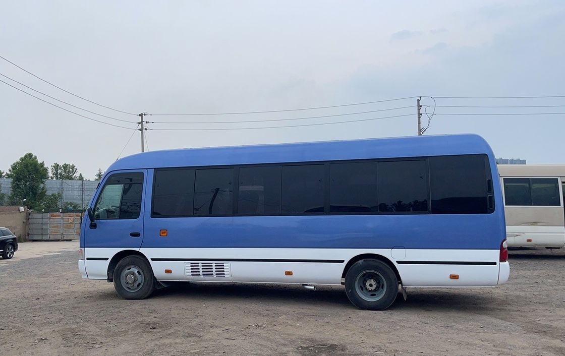 Λούξυ 21 θέσεων Μίνι λεωφορείο Toyota Coaster με χωρητικότητα κινητήρα 4L Ελαστικά 255/70R 22.5-16
