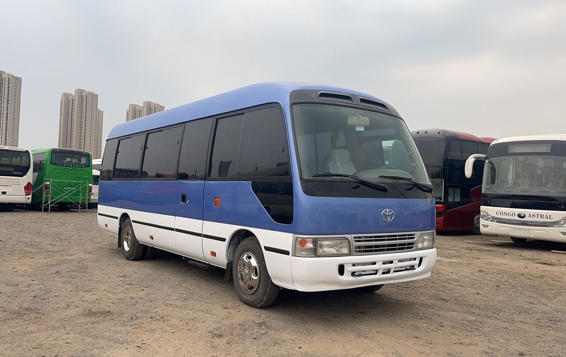 Λούξυ 21 θέσεων Μίνι λεωφορείο Toyota Coaster με χωρητικότητα κινητήρα 4L Ελαστικά 255/70R 22.5-16