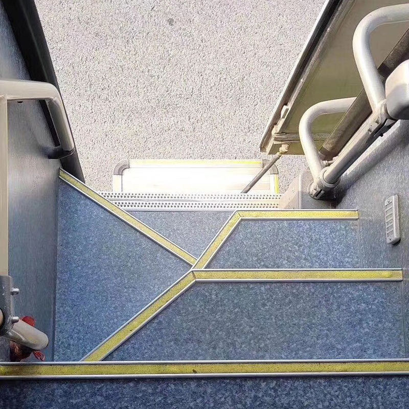 60-70 θέσεις δημοφιλές αριστερό σύστημα οδήγησης μεταχειρισμένο λεωφορείο με κινητήρα 8L