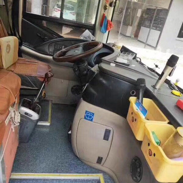 60-70 θέσεις δημοφιλές αριστερό σύστημα οδήγησης μεταχειρισμένο λεωφορείο με κινητήρα 8L