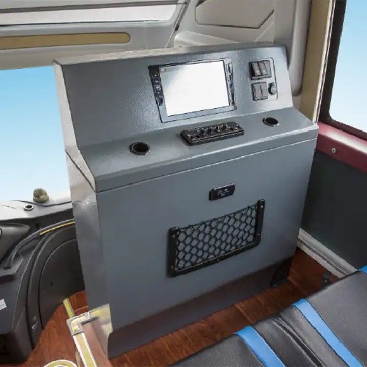 Χρησιμοποιούμενο λεωφορείο 336hp 50-60 θέσεις Μεγάλος χώρος FAST 6DS180T Μεταφορά 6-8L χωρητικότητα κινητήρα