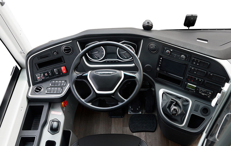 Τύπος οδήγησης Αριστερή οδήγηση Ντίζελ Εγχειρίδιο Yu Tong λεωφορείο 50 θέσεων Επιβατικό λεωφορείο με τουαλέτα