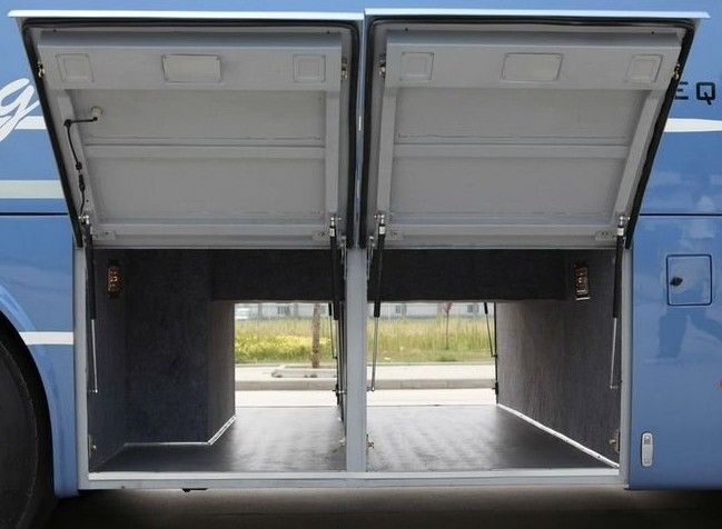 2550MM Συνολικό πλάτος Χρησιμοποιούμενο λεωφορείο ταξιδιωτικών λεωφορείων πολυτελείας 60 θέσεων με πρότυπο εκπομπών Euro 4