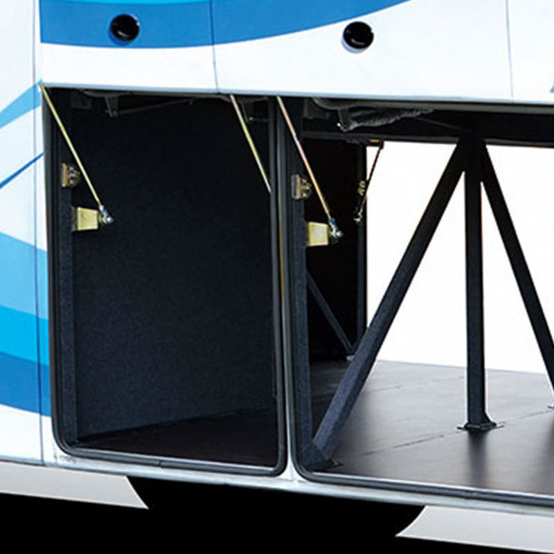 50 θέσεις Luxury Diesel Passenger Coach Bus Euro 3 Πρότυπο εκπομπών G.V.W 17250 Kg