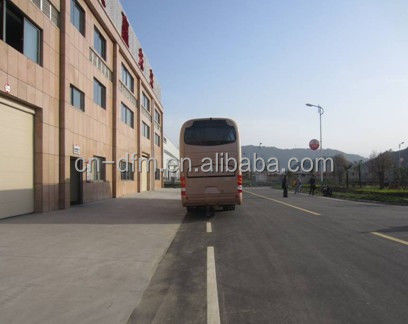 60 θέσεις πολυτελές μοντέλο λεωφορείο με Dongfeng Dona άξονα και 298/80R22.5 ελαστικά στην καλύτερη περίπτωση
