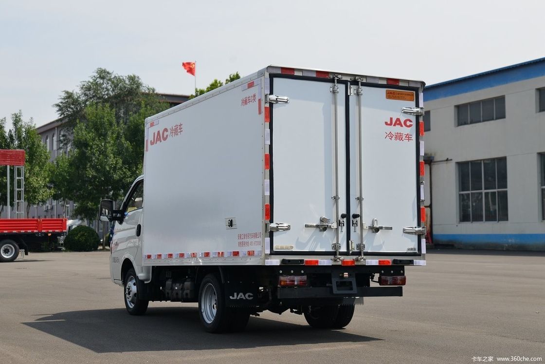 130HP JAC ψυγείο φορτηγό για τη μεταφορά 4x2 GVW≤5T ψύξη ντίζελ καυσίμου