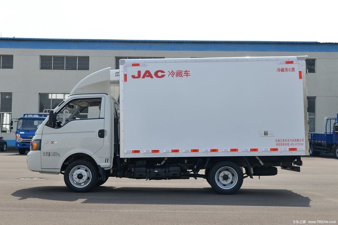 130HP JAC ψυγείο φορτηγό για τη μεταφορά 4x2 GVW≤5T ψύξη ντίζελ καυσίμου