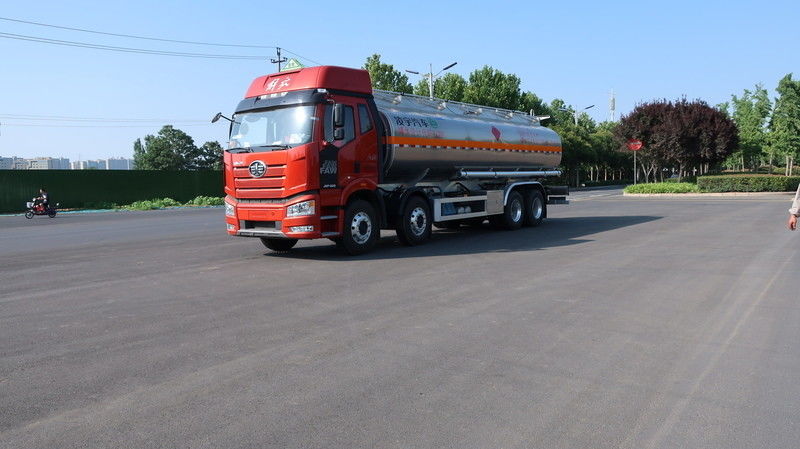 CIMC LINYU FAW 8*4 31 Cub Aluminium Alloy Diesel Tanker Truck Βενζίνη καύσιμα Μεταφορές