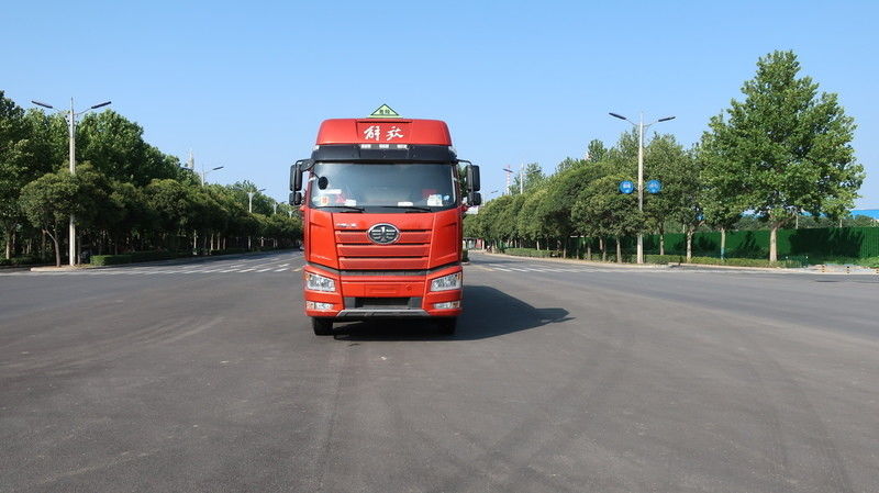 CIMC LINYU FAW 8*4 31 Cub Aluminium Alloy Diesel Tanker Truck Βενζίνη καύσιμα Μεταφορές