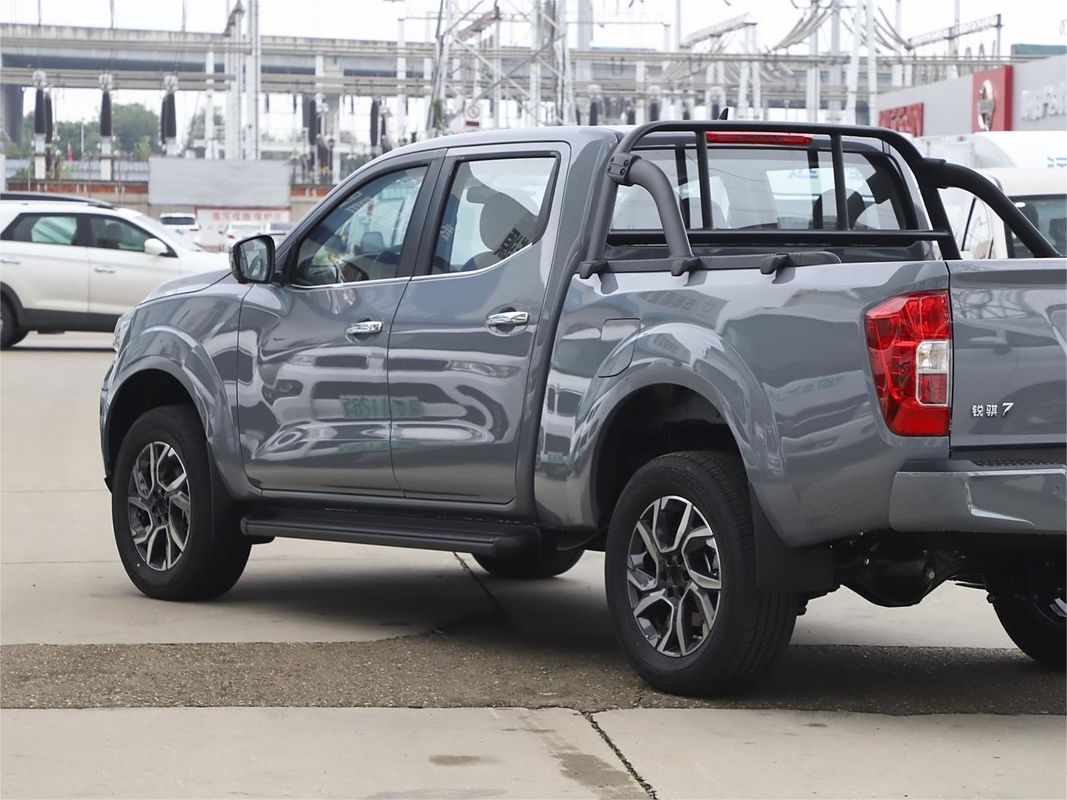 2024 Ντίζελ 4*4 Dongfeng 8AT Rich7 Pickup 73L Τάνκ Φορτηγό 1510*1562*475mm Δερμάτινα καθίσματα