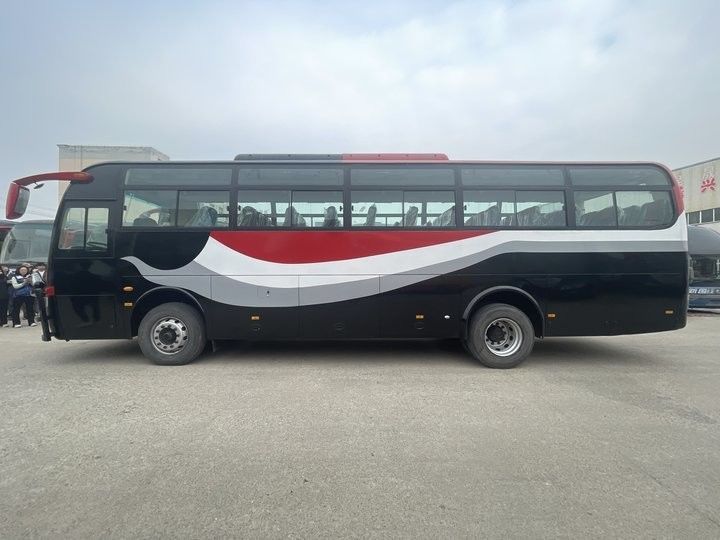 12m Diesel λεωφορεία με 12450*2550*3790mm συνολικές διαστάσεις και ελαστικά 295/80R22.5-18PR