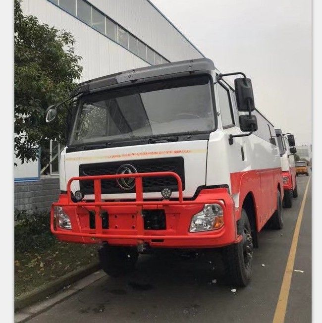 30 θέσεις 4X4 4WD Μεσαίου μεγέθους λεωφορείο διπλού κυκλώματος πλήρες φρένο αέρα και A / C Dongfeng EQ6750ZT