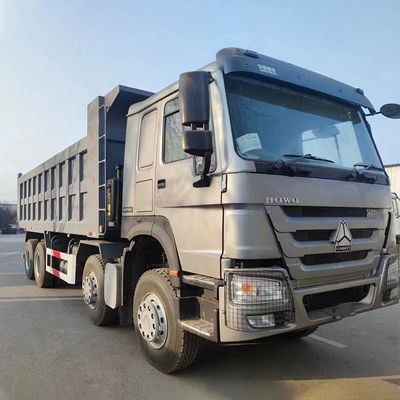 Μεταφορά φορτίου Sinotruk Howo 8x4 φορτηγό με δεξαμενή καυσίμου 300Ltr και 400hp