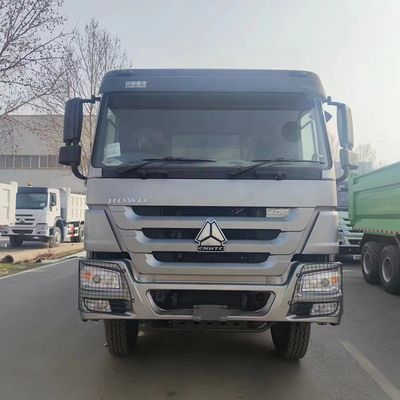 Μεταφορά φορτίου Sinotruk Howo 8x4 φορτηγό με δεξαμενή καυσίμου 300Ltr και 400hp
