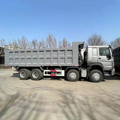 Μεταφορά φορτίου Sinotruk Howo 8x4 φορτηγό με δεξαμενή καυσίμου 300Ltr και 400hp