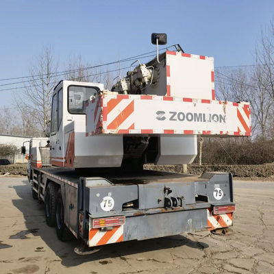25-50 τόνους Κράνοι για όλα τα εδάφη 6x4 Χρησιμοποιούμενα Μηχανήματα Κινητό φορτηγό Κράνος Υδραυλική βαλβίδα