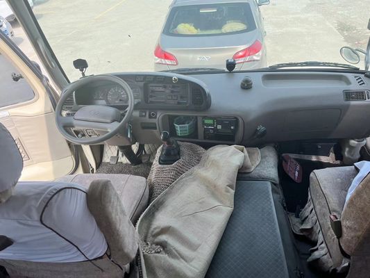 Αριστερή οδήγηση 30 θέσεις Toyota Coaster λεωφορείο 7005 * 2040 * 2785mm Διαστάσεις προσιτό
