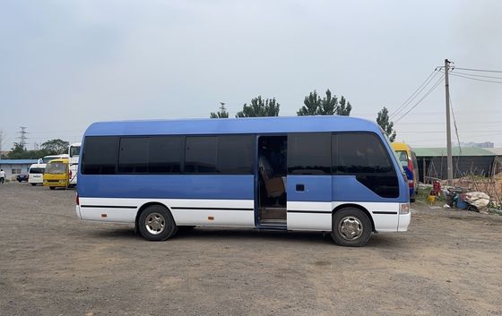 30 θέσεις Χρησιμοποιούμενο λεωφορείο Toyota Coaster με πρότυπο εκπομπών Euro 3 και χειροκίνητο κιβώτιο ταχυτήτων