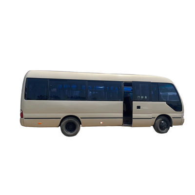 Το Toyota Coaster 19-29 καθίσματα με συρόμενα παράθυρα και πόρτες