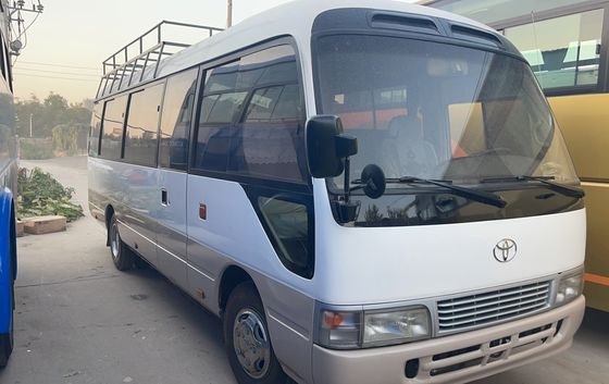 8500kg Συνολική μάζα χρησιμοποιούμενου ορεινού λεωφορείου με ανεβάσιμη θήκη αποσκευών και χειροκίνητη μετάδοση