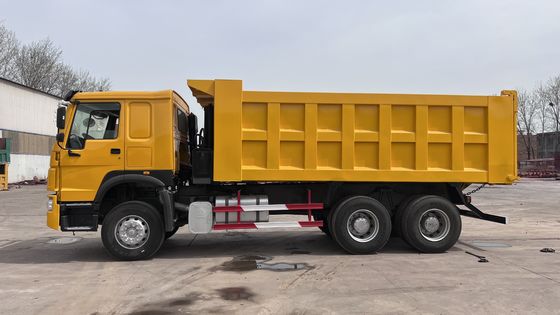 Howo 6x4 40 τόνων 45 τόνων Κίτρινο φορτηγό απορριμμάτων για βαριά κατασκευαστικά έργα
